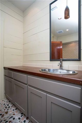 1214 W 8th ST, Austin, TX 78703