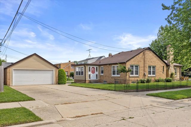 7028 Pershing BOULEVARD, Kenosha, WI 53142