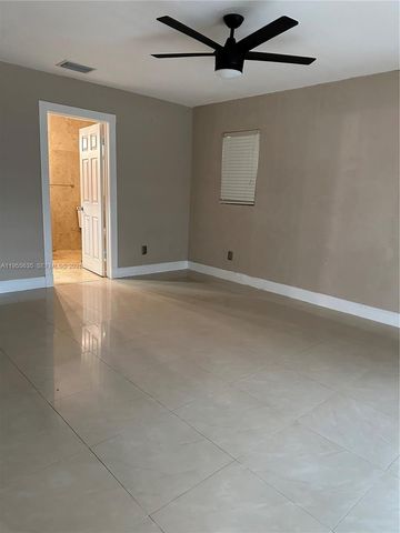 10805 SW 165th Ter, Miami, FL 33157