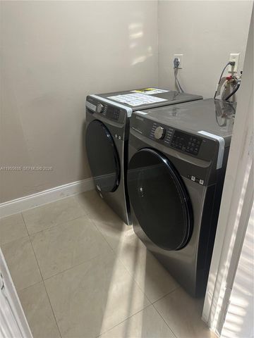 10805 SW 165th Ter, Miami, FL 33157