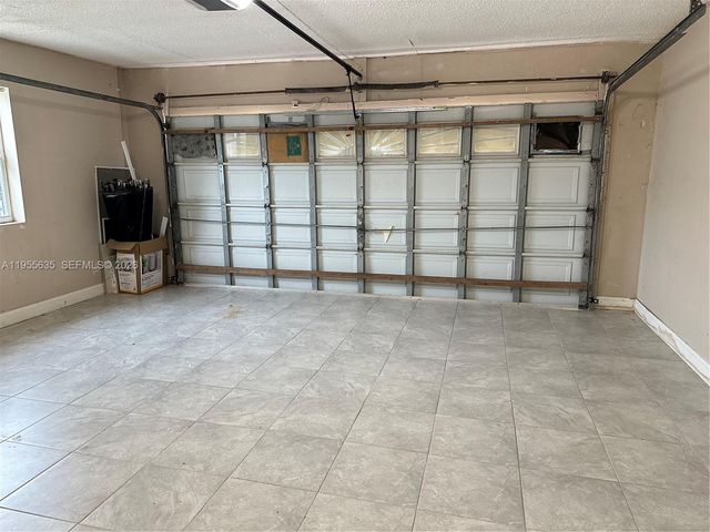 10805 SW 165th Ter, Miami, FL 33157