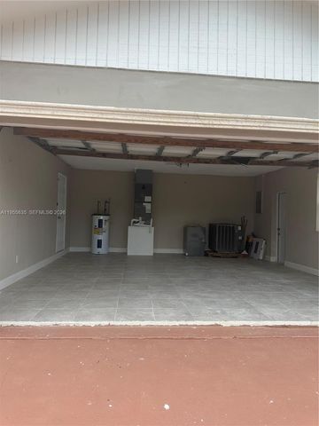 10805 SW 165th Ter, Miami, FL 33157