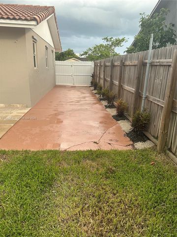 10805 SW 165th Ter, Miami, FL 33157