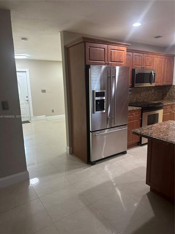 10805 SW 165th Ter, Miami, FL 33157