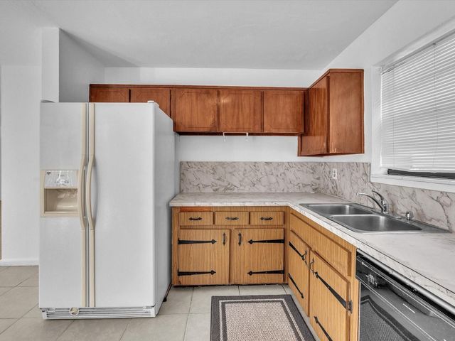 3310 NW 43rd Avenue, Lauderdale Lakes, FL 33319