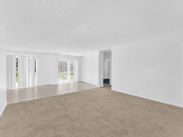 3310 NW 43rd Avenue, Lauderdale Lakes, FL 33319