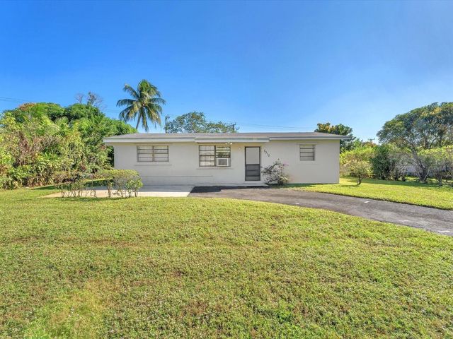 3310 NW 43rd Avenue, Lauderdale Lakes, FL 33319
