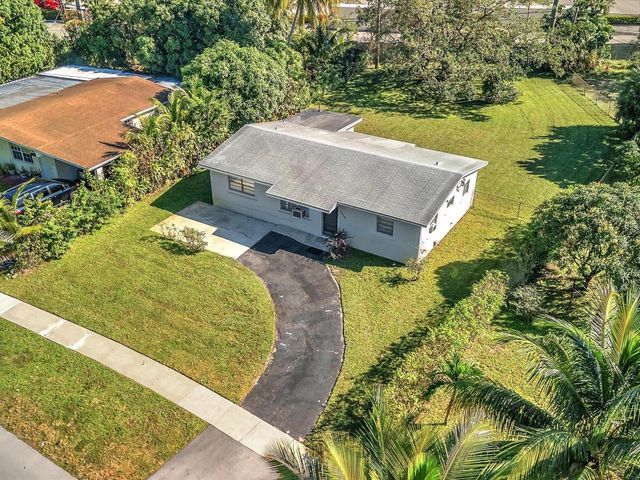 3310 NW 43rd Avenue, Lauderdale Lakes, FL 33319