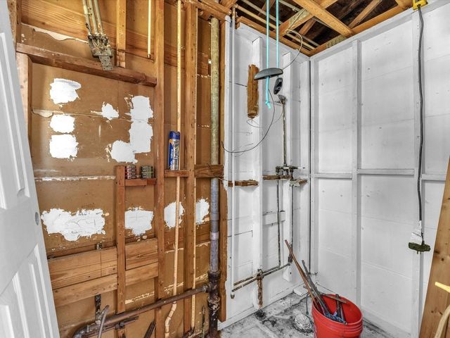 3310 NW 43rd Avenue, Lauderdale Lakes, FL 33319