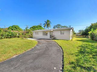 3310 NW 43rd Avenue, Lauderdale Lakes, FL 33319