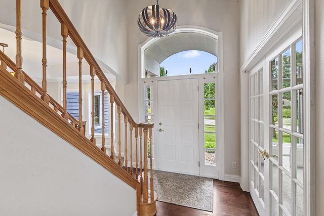 1715 Tallgrass CIRCLE, Waukesha, WI 53188