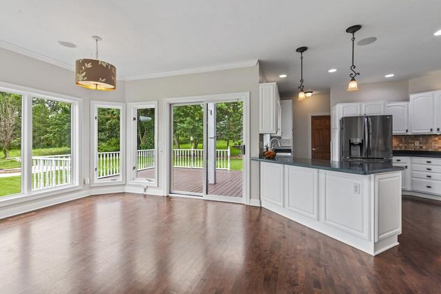 1715 Tallgrass CIRCLE, Waukesha, WI 53188