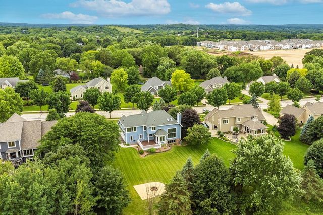 1715 Tallgrass CIRCLE, Waukesha, WI 53188