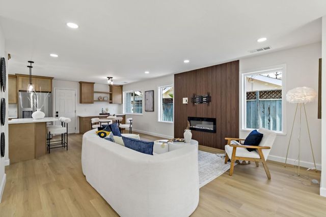 1304 Antwerp Lane, San Jose, CA 95118