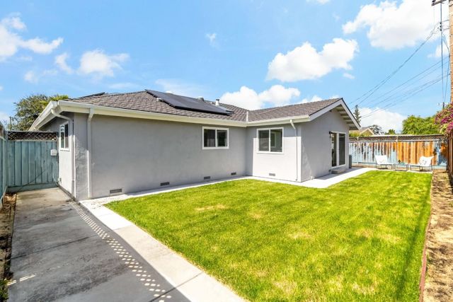 1304 Antwerp Lane, San Jose, CA 95118