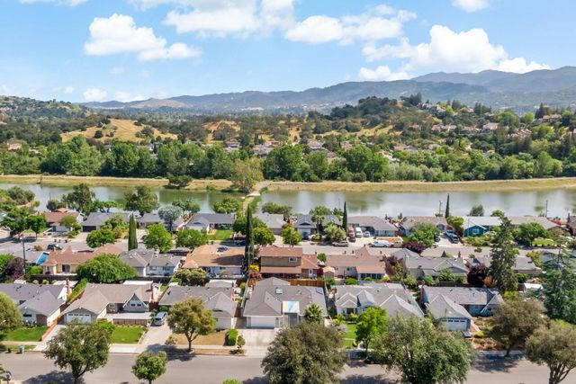 1304 Antwerp Lane, San Jose, CA 95118