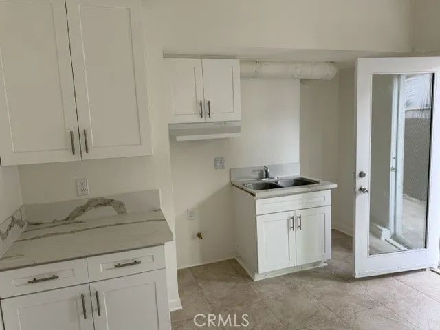 300 E 42nd Place, Los Angeles, CA 90011
