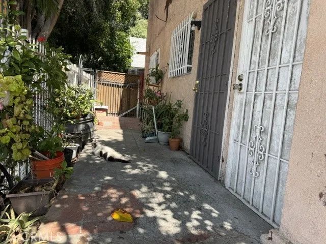 300 E 42nd Place, Los Angeles, CA 90011