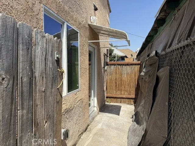 300 E 42nd Place, Los Angeles, CA 90011