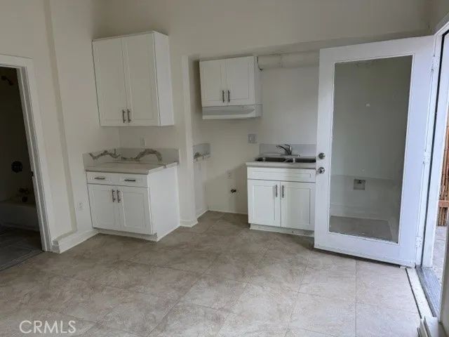 300 E 42nd Place, Los Angeles, CA 90011
