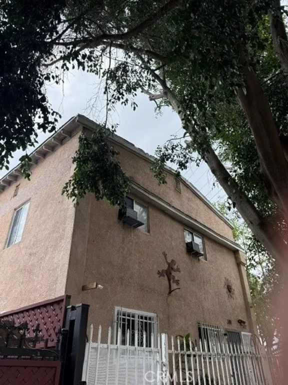 300 E 42nd Place, Los Angeles, CA 90011