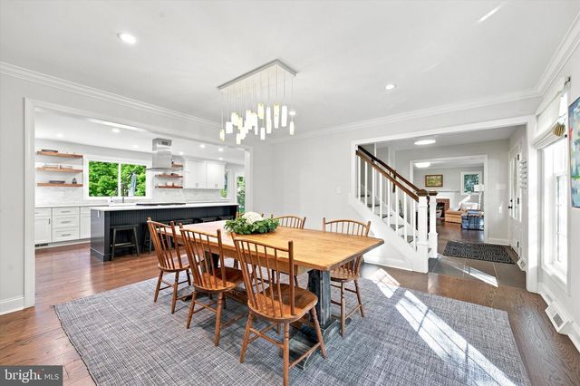 805 LLANELLY LN, Berwyn, PA 19312