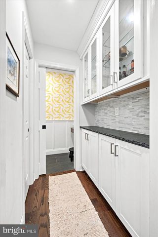 805 LLANELLY LN, Berwyn, PA 19312