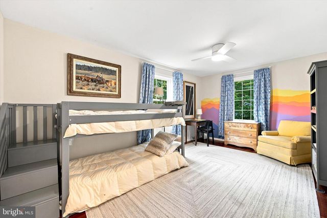 805 LLANELLY LN, Berwyn, PA 19312