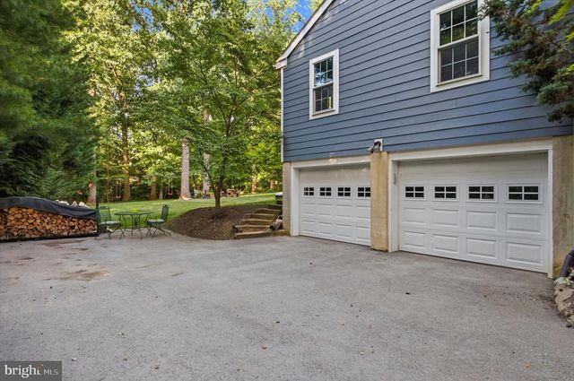 805 LLANELLY LN, Berwyn, PA 19312