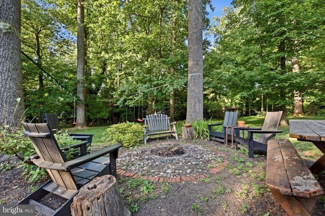 805 LLANELLY LN, Berwyn, PA 19312