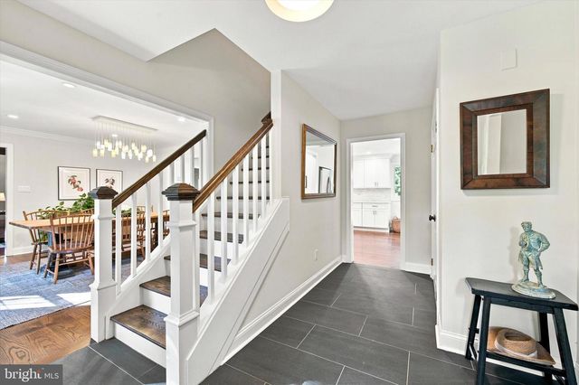 805 LLANELLY LN, Berwyn, PA 19312