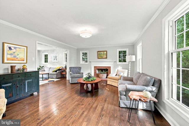 805 LLANELLY LN, Berwyn, PA 19312