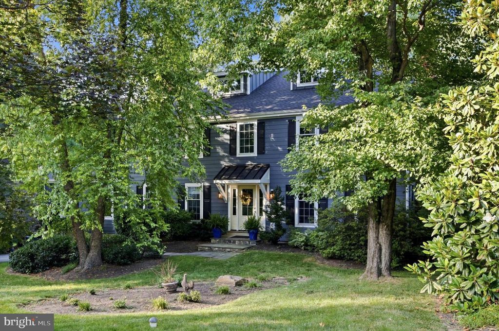 805 LLANELLY LN, Berwyn, PA 19312