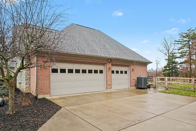42 Shepherds Run Drive, Hamilton Twp, OH 45140