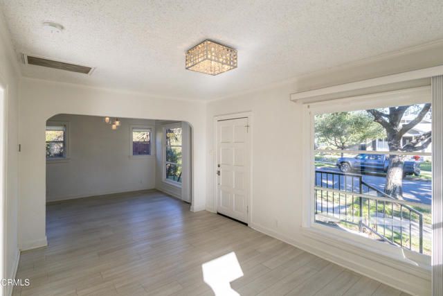 927 N Catalina Avenue, Pasadena, CA 91104