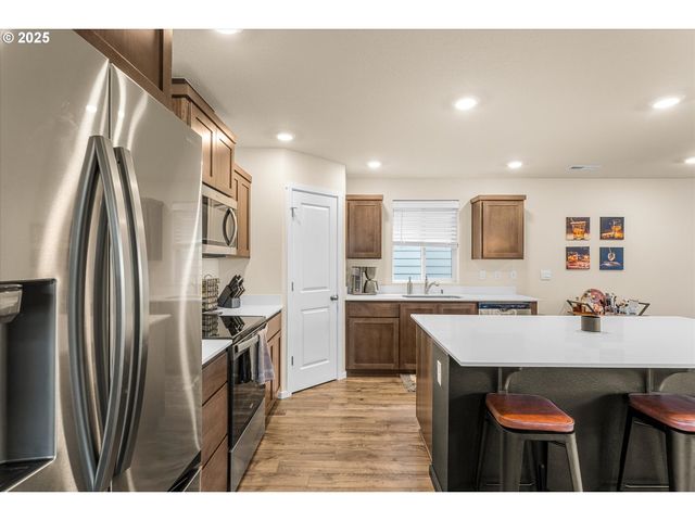 1025 Nw 174TH St, Ridgefield, WA 98642