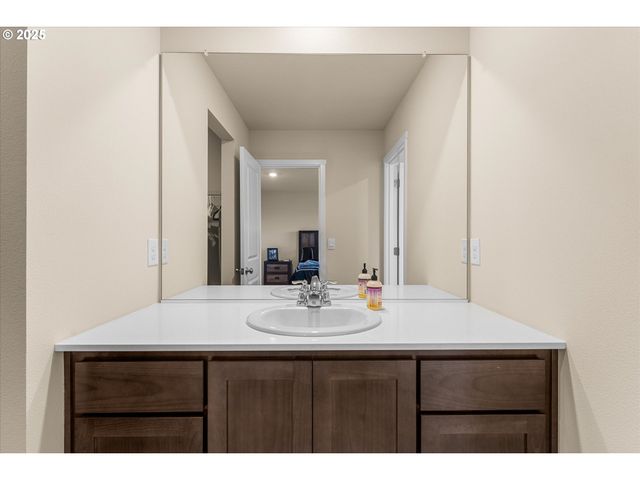 1025 Nw 174TH St, Ridgefield, WA 98642