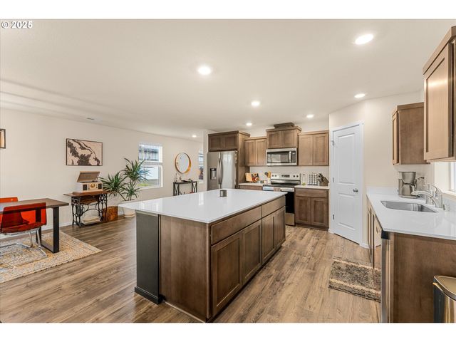 1025 Nw 174TH St, Ridgefield, WA 98642