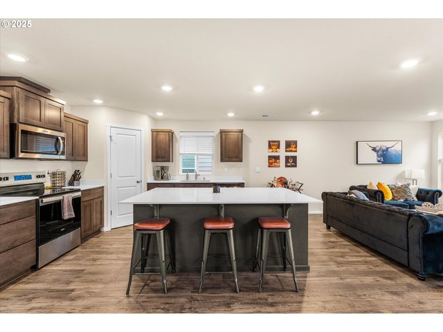 1025 Nw 174TH St, Ridgefield, WA 98642