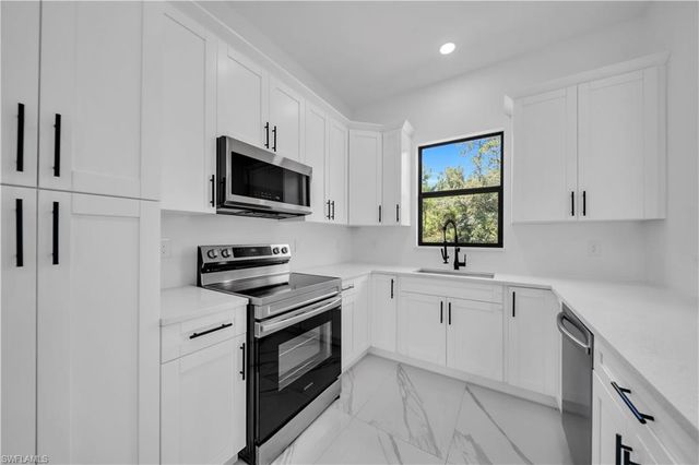 505 E 9TH ST, Lehigh Acres, FL 33972