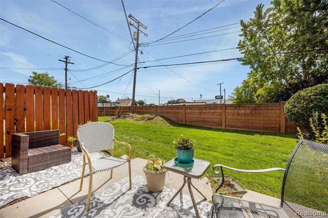 27750 Eastwick Square, Roseville, MI 48066
