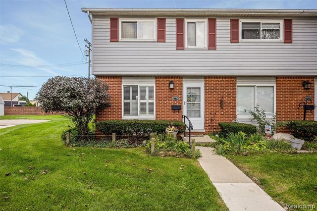 27750 Eastwick Square, Roseville, MI 48066