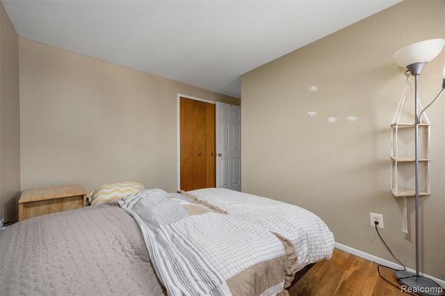 27750 Eastwick Square, Roseville, MI 48066