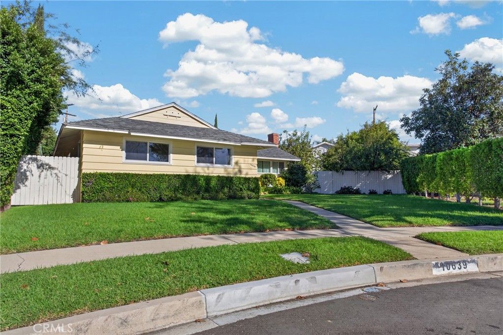 10639 Saloma, San Fernando, CA 91345 — exterior