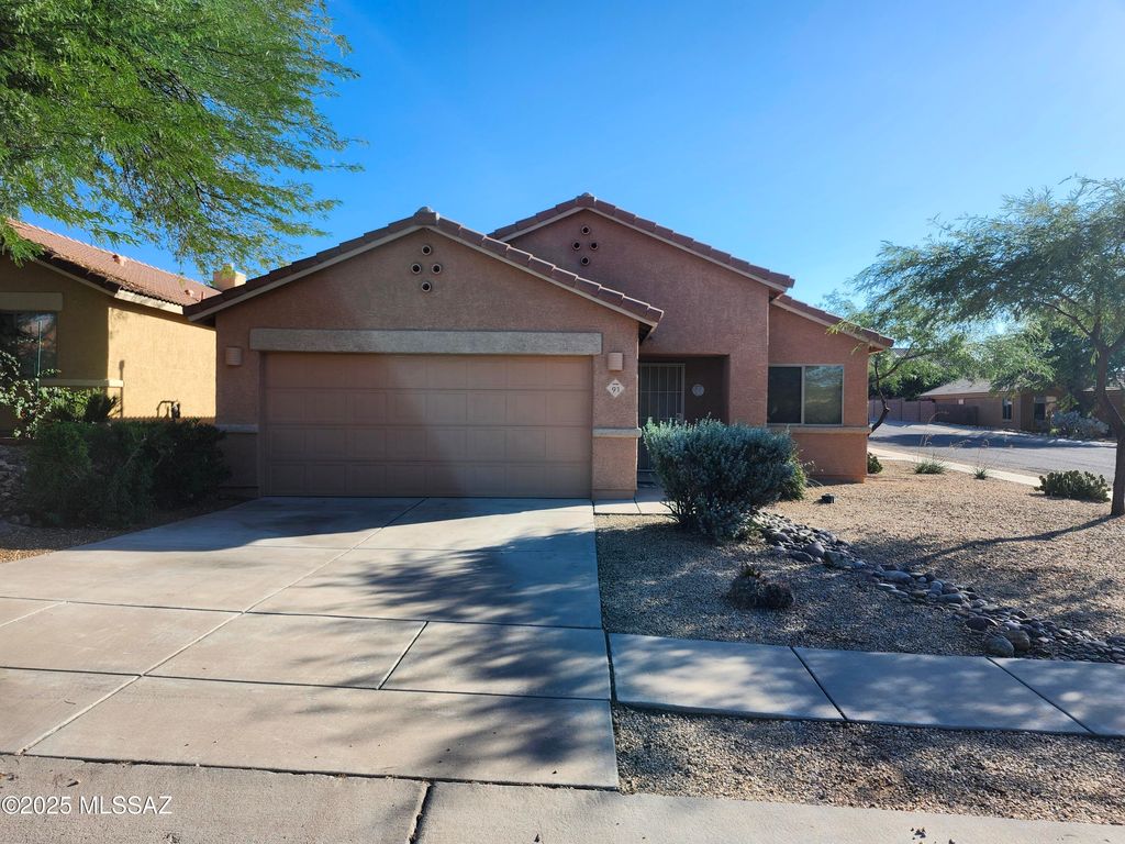 91 W Bryan Scott Place, Vail, AZ 85641