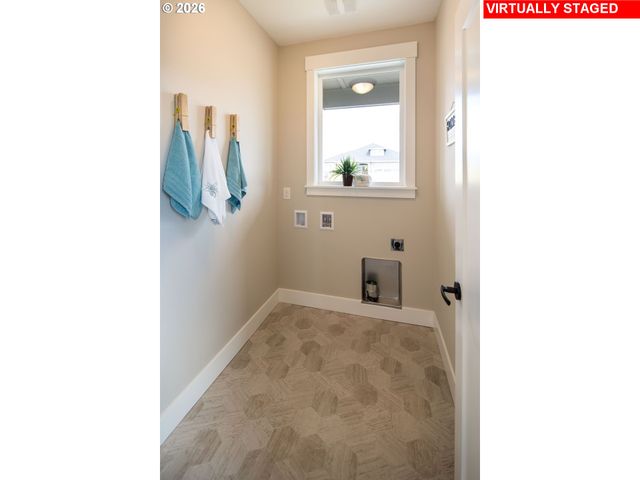 16044 SERRES FARMS Way, Oregon City, OR 97045