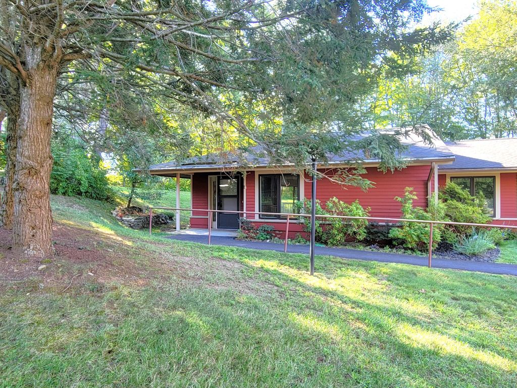 21 Silo Road West 21, Mansfield, CT 06268