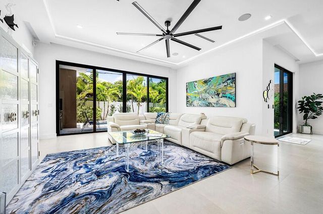 239 NE 11th Street, Delray Beach, FL 33444