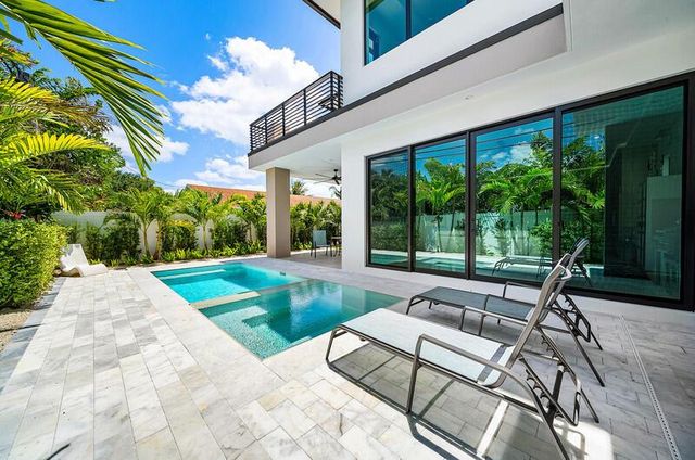 239 NE 11th Street, Delray Beach, FL 33444