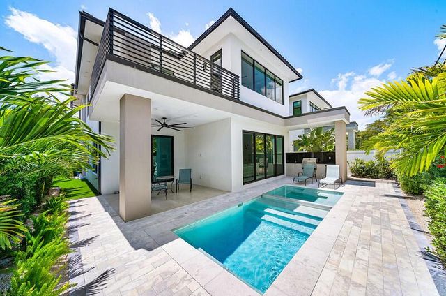 239 NE 11th Street, Delray Beach, FL 33444